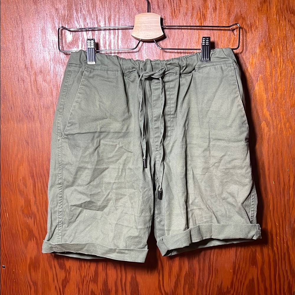 Wildfang Green Flat Front Casual Shorts with Drawstring Waist